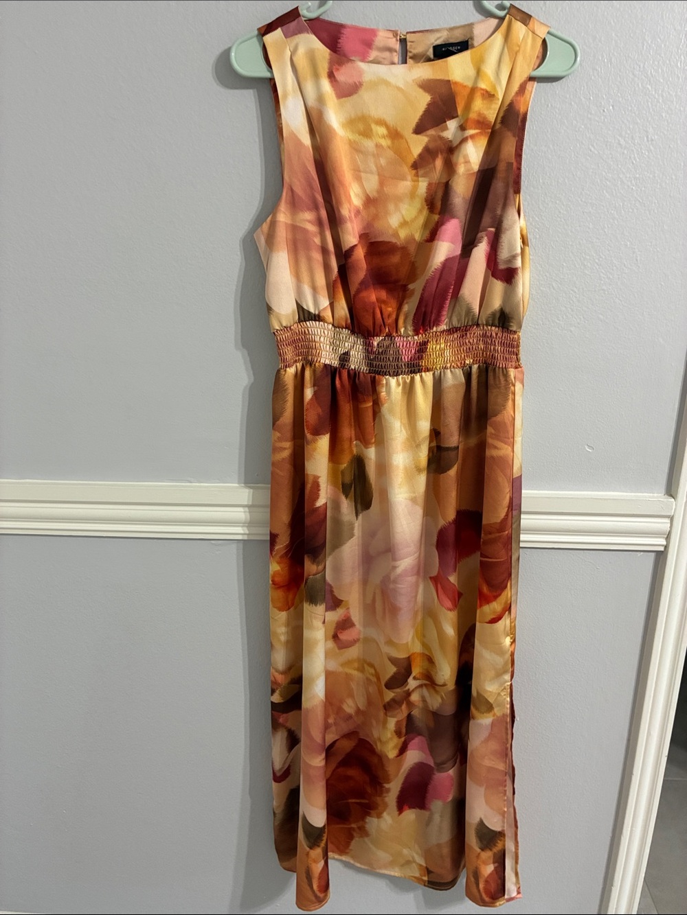 NWOT Halogen Sleeveless Watercolor Maxi Dress in Gold, Brown & Pink